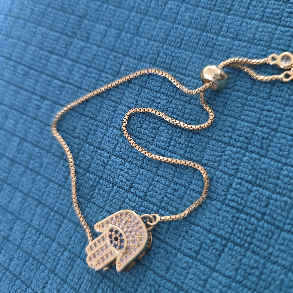 Elegant Gold Hamsa Hand Necklace